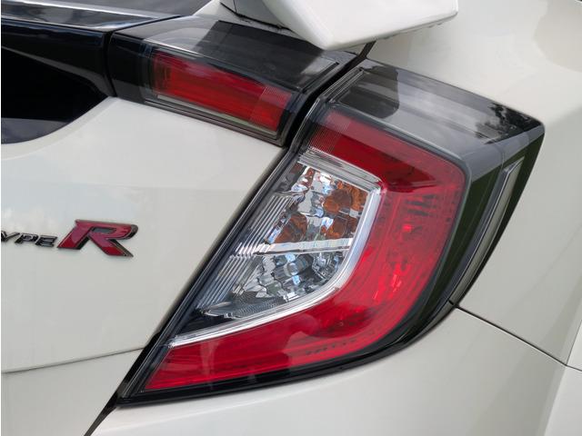 シビック タイプR RECOROシート(前席)/HKSマフラー/BLITZ車庫調/HKSインタークーラー/社外ナビ/フルセグ/バックカメラ/クルーズコントロール/スマートキー/LEDヘッドライト/純正20インチアルミ(30枚目)