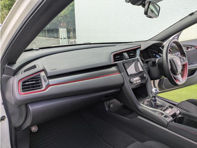 シビック タイプR RECOROシート(前席)/HKSマフラー/BLITZ車庫調/HKSインタークーラー/社外ナビ/フルセグ/バックカメラ/クルーズコントロール/スマートキー/LEDヘッドライト/純正20インチアルミ(67枚目)