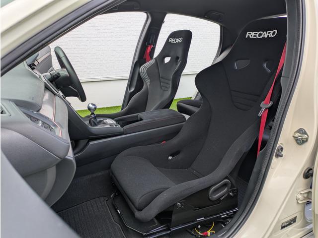 シビック タイプR RECOROシート(前席)/HKSマフラー/BLITZ車庫調/HKSインタークーラー/社外ナビ/フルセグ/バックカメラ/クルーズコントロール/スマートキー/LEDヘッドライト/純正20インチアルミ(69枚目)
