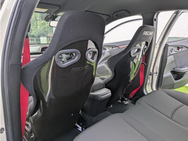 シビック タイプR RECOROシート(前席)/HKSマフラー/BLITZ車庫調/HKSインタークーラー/社外ナビ/フルセグ/バックカメラ/クルーズコントロール/スマートキー/LEDヘッドライト/純正20インチアルミ(71枚目)