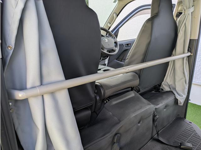 ハイエースバン ロングDX ハイルーフ/ロング/6人乗り/両側スライドドア/5ドア/Wエアバッグ/リアクーラー/リアヒーター/AC100V電源あり/社外ナビ/TV/バックカメラ(61枚目)