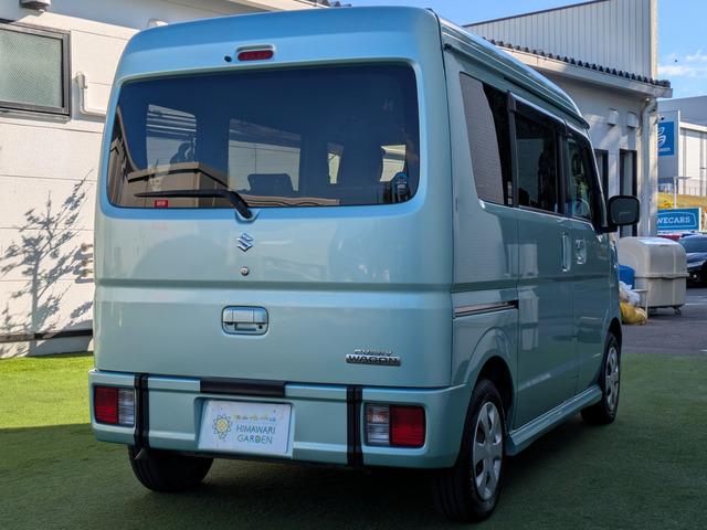 ランドスケープカフェが併設しており、おいしいドリンクを飲みながらお車をご覧になっていただけます。