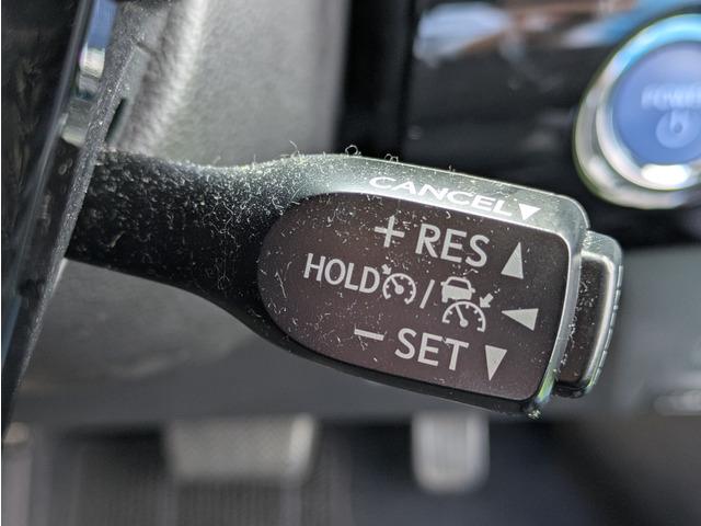 プリウス S 後期型/トヨタセーフティーセンス/LDA/PKSB/レーダークルーズコントロール/オートハイビーム/ナビ/TV/バックカメラ/スマートキー/プッシュスタート/社外15インチAアルミ/LEDヘッドライト(11枚目)