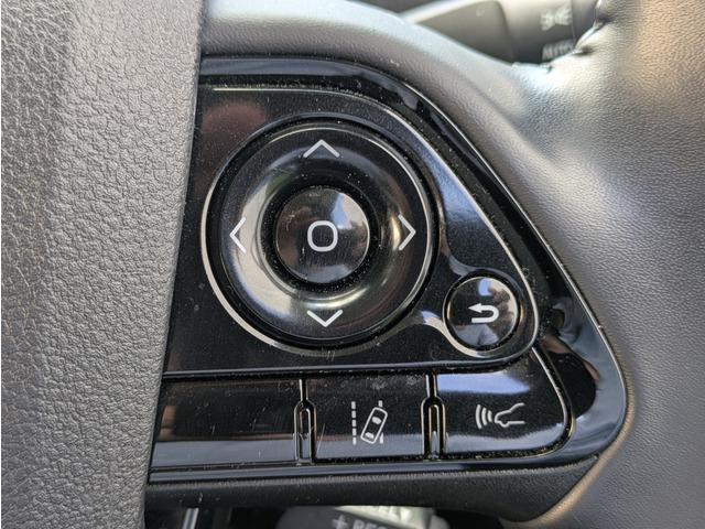 プリウス S 後期型/トヨタセーフティーセンス/LDA/PKSB/レーダークルーズコントロール/オートハイビーム/ナビ/TV/バックカメラ/スマートキー/プッシュスタート/社外15インチAアルミ/LEDヘッドライト(36枚目)