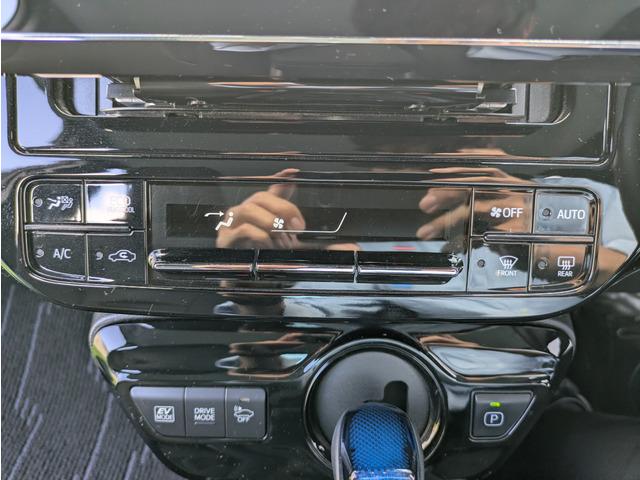 プリウス S 後期型/トヨタセーフティーセンス/LDA/PKSB/レーダークルーズコントロール/オートハイビーム/ナビ/TV/バックカメラ/スマートキー/プッシュスタート/社外15インチAアルミ/LEDヘッドライト(44枚目)