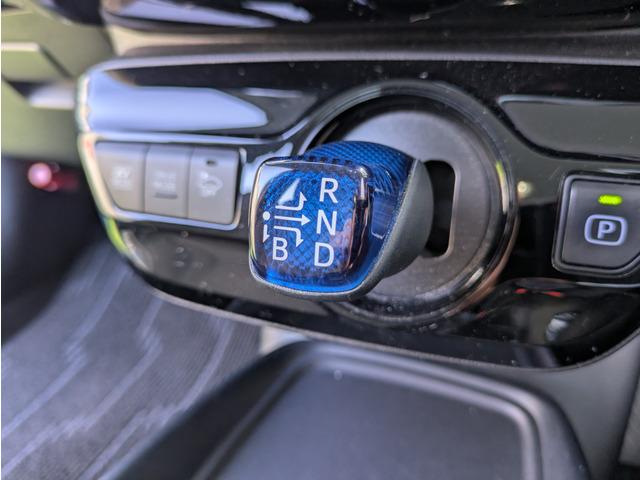 プリウス S 後期型/トヨタセーフティーセンス/LDA/PKSB/レーダークルーズコントロール/オートハイビーム/ナビ/TV/バックカメラ/スマートキー/プッシュスタート/社外15インチAアルミ/LEDヘッドライト(46枚目)