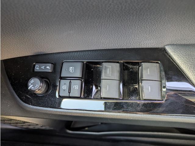 プリウス S 後期型/トヨタセーフティーセンス/LDA/PKSB/レーダークルーズコントロール/オートハイビーム/ナビ/TV/バックカメラ/スマートキー/プッシュスタート/社外15インチAアルミ/LEDヘッドライト(52枚目)