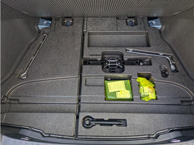 プリウス S 後期型/トヨタセーフティーセンス/LDA/PKSB/レーダークルーズコントロール/オートハイビーム/ナビ/TV/バックカメラ/スマートキー/プッシュスタート/社外15インチAアルミ/LEDヘッドライト(62枚目)