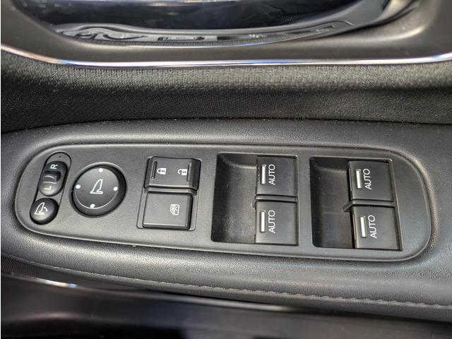 ヴェゼル ハイブリッドZ あんしんパッケージ/コンフォートビューパッケージ/純正ナビ/TV/フロント・バックカメラ/Bluetooth/シートヒーター/ルーフレール/ハーフレザーシート/17インチアルミ/スマートキー/LED(53枚目)