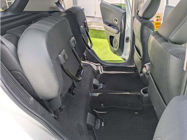 ヴェゼル ハイブリッドZ あんしんパッケージ/コンフォートビューパッケージ/純正ナビ/TV/フロント・バックカメラ/Bluetooth/シートヒーター/ルーフレール/ハーフレザーシート/17インチアルミ/スマートキー/LED(70枚目)