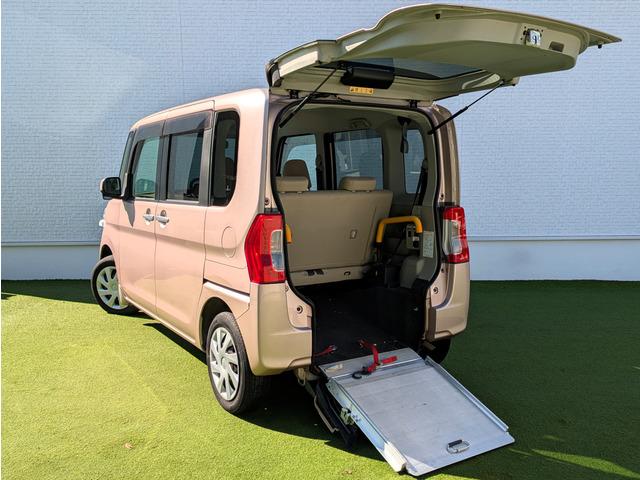 タント スローパーＬリヤシート付き仕様　福祉車両／スロープ／電動ウインチ／車椅子１台可／手すり／リアシート付／アイドリングストップ／両側スライドドア／キーレスキー／パワーステアリング／パワーウィンドウ／リアプライバシーガラス（7枚目）