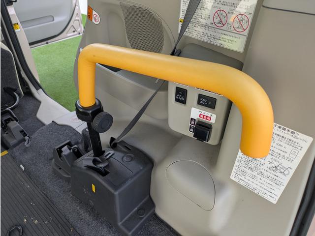 タント スローパーＬリヤシート付き仕様　福祉車両／スロープ／電動ウインチ／車椅子１台可／手すり／リアシート付／アイドリングストップ／両側スライドドア／キーレスキー／パワーステアリング／パワーウィンドウ／リアプライバシーガラス（10枚目）