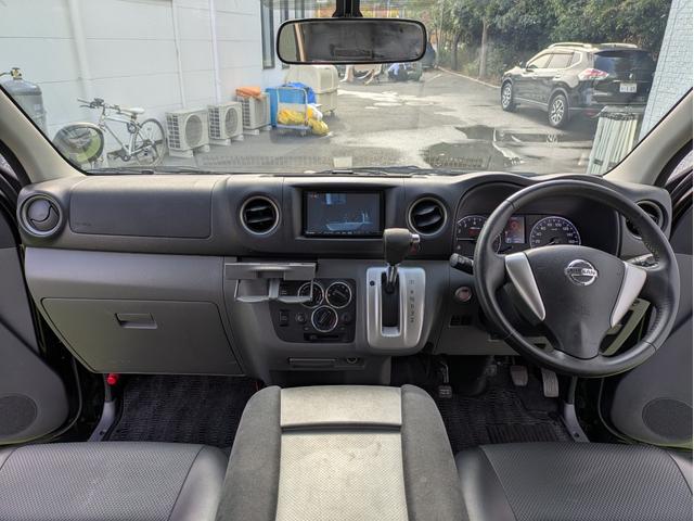 ＮＶ３５０キャラバンバン ロングライダープレミアムＧＸ　ベッドキット／５ＺＩＧＥＮ　ＫＯＭＡ　１５インチ／リアクーラー／リアヒーター／Ｐａｎａｓｏｎｉｃ製ナビ／フルセグＴＶ／Ｂｌｕｅｔｏｏｔｈ／ＥＴＣ／両側スライドドア／ハーフレザーシート／インテリキー（6枚目）