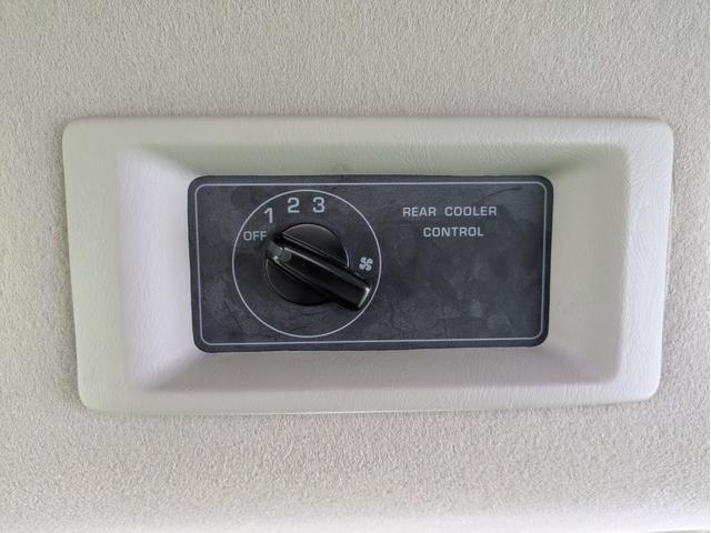 ＮＶ３５０キャラバンバン ロングライダープレミアムＧＸ　ベッドキット／５ＺＩＧＥＮ　ＫＯＭＡ　１５インチ／リアクーラー／リアヒーター／Ｐａｎａｓｏｎｉｃ製ナビ／フルセグＴＶ／Ｂｌｕｅｔｏｏｔｈ／ＥＴＣ／両側スライドドア／ハーフレザーシート／インテリキー（73枚目）