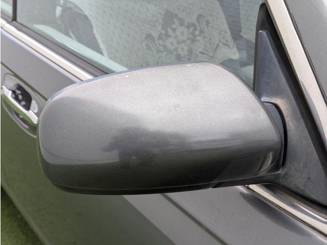 ローレル メダリストＳ　６０ｔｈアニバーサリー　６０周年記念モデル／サイドデカール／６０周年記念モデル専用キー／電格ミラー／純正フロントスポイラー／エアコン／車検Ｒ８年１２月まで／ＡＴ／オートライト（20枚目）