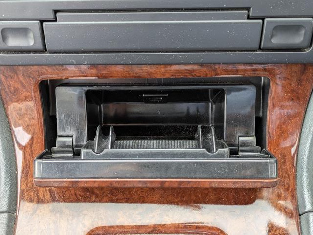 ローレル メダリストＳ　６０ｔｈアニバーサリー　６０周年記念モデル／サイドデカール／６０周年記念モデル専用キー／電格ミラー／純正フロントスポイラー／エアコン／車検Ｒ８年１２月まで／ＡＴ／オートライト（36枚目）