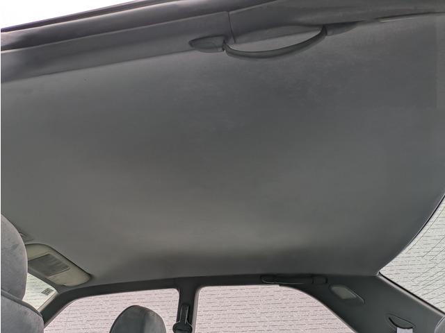 ローレル メダリストＳ　６０ｔｈアニバーサリー　６０周年記念モデル／サイドデカール／６０周年記念モデル専用キー／電格ミラー／純正フロントスポイラー／エアコン／車検Ｒ８年１２月まで／ＡＴ／オートライト（52枚目）