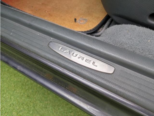 ローレル メダリストＳ　６０ｔｈアニバーサリー　６０周年記念モデル／サイドデカール／６０周年記念モデル専用キー／電格ミラー／純正フロントスポイラー／エアコン／車検Ｒ８年１２月まで／ＡＴ／オートライト（55枚目）