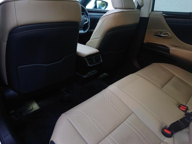 ＥＳ ＥＳ３００ｈ　バージョンＬ　ムーンルーフ／ベージュ革シート／セーフティシステムプラス／ＢＳＭ／ＰＫＳＡ／カラーヘッドアップディスプレイ／純正１８インチアルミ／３眼ＬＥＤヘッドライト／パノラミックビューモニター／ナビ／ＴＶ（62枚目）