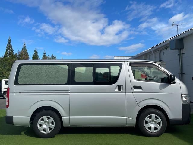 レジアスエースバン ＤＸ　５ドア／ディーゼルターボ／両側スライドドア／ＰＣＳ／ＬＤＡ／オートハイビーム／ＬＥＤヘッドライト／純正ナビ／ＴＶ／バックカメラ／ビルトインＥＴＣ／Ｂｌｕｅｔｏｏｔｈ／トラクションコントロール（8枚目）