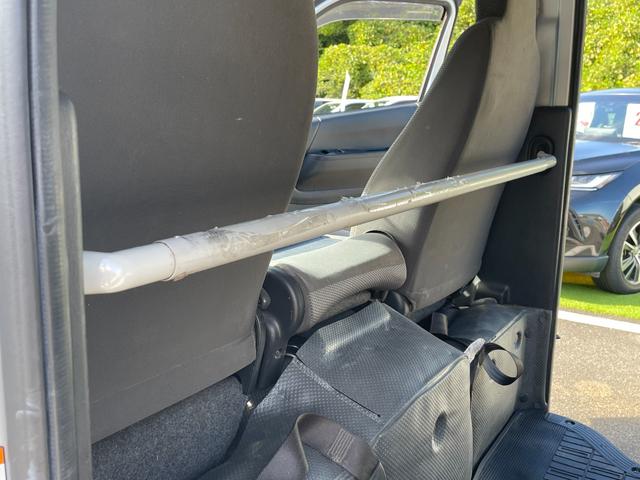 レジアスエースバン ＤＸ　５ドア／ディーゼルターボ／両側スライドドア／ＰＣＳ／ＬＤＡ／オートハイビーム／ＬＥＤヘッドライト／純正ナビ／ＴＶ／バックカメラ／ビルトインＥＴＣ／Ｂｌｕｅｔｏｏｔｈ／トラクションコントロール（47枚目）