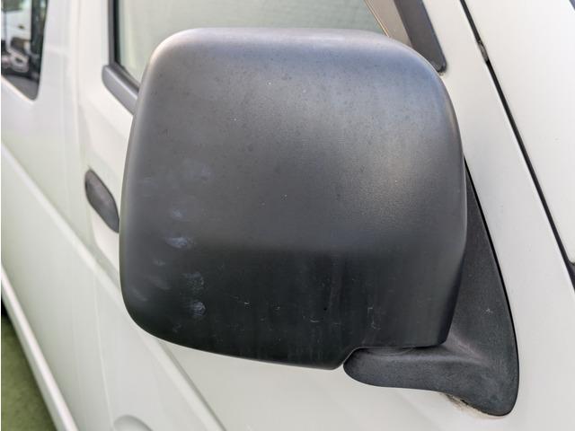 ハイエースバン SロングワイドDX ハイルーフ/スーパーロング/ワイド/スライドドア/6人乗り/積載量1t/荷室床板張り/エアバッグ/リアアンダーミラー/キーレスキー/エアコン(23枚目)