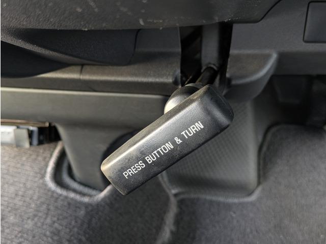 ハイエースバン SロングワイドDX ハイルーフ/スーパーロング/ワイド/スライドドア/6人乗り/積載量1t/荷室床板張り/エアバッグ/リアアンダーミラー/キーレスキー/エアコン(39枚目)