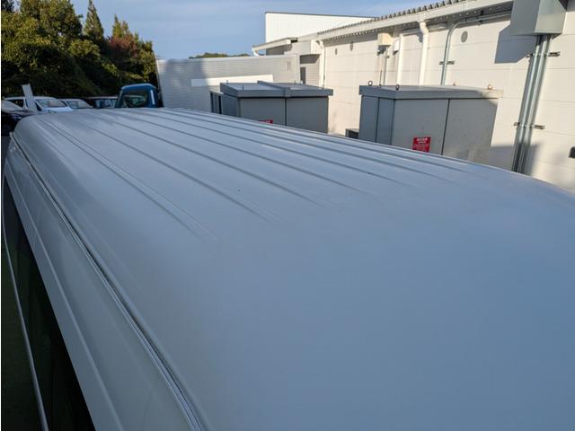 ハイエースバン SロングワイドDX ハイルーフ/スーパーロング/ワイド/スライドドア/6人乗り/積載量1t/荷室床板張り/エアバッグ/リアアンダーミラー/キーレスキー/エアコン(63枚目)