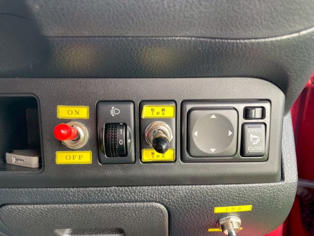 ノート １５Ｘ　手動アクセル／手動ブレーキ／ハンドルノブ付きステアリング／車椅子格納装置／純正メモリーナビ／ＴＶ／バックカメラ／Ｂｌｕｅｔｏｏｔｈ／ＡＢＳ／電動格納ミラー／Ｗエアバッグ／福祉車両（40枚目）