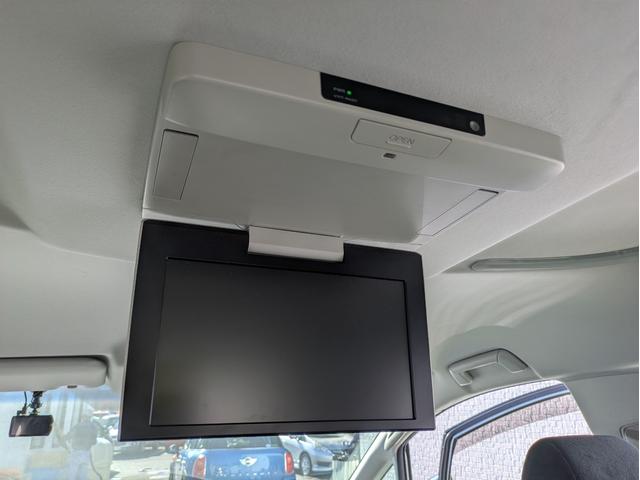 ヴェルファイアハイブリッド ＺＲ　６人乗り／トヨタセーフティーセンス／純正大画面ナビ／フルセグ／パノラミックビューモニター／両側パワースライドドア／ＬＥＤヘッドライト／ＬＥＤヘッドライト／社外２０インチアルミ／スマートキー（8枚目）