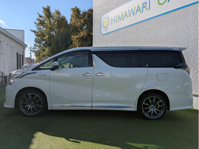 ヴェルファイアハイブリッド ＺＲ　６人乗り／トヨタセーフティーセンス／純正大画面ナビ／フルセグ／パノラミックビューモニター／両側パワースライドドア／ＬＥＤヘッドライト／ＬＥＤヘッドライト／社外２０インチアルミ／スマートキー（17枚目）