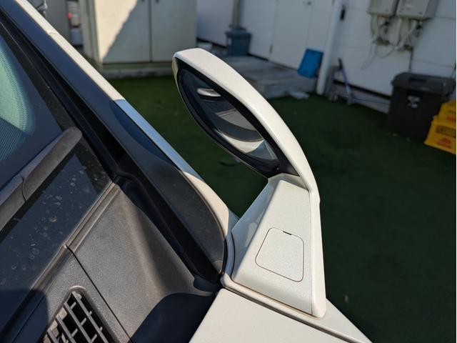 ヴェルファイアハイブリッド ＺＲ　６人乗り／トヨタセーフティーセンス／純正大画面ナビ／フルセグ／パノラミックビューモニター／両側パワースライドドア／ＬＥＤヘッドライト／ＬＥＤヘッドライト／社外２０インチアルミ／スマートキー（26枚目）