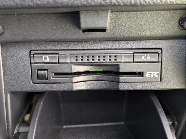 ヴェルファイアハイブリッド ＺＲ　６人乗り／トヨタセーフティーセンス／純正大画面ナビ／フルセグ／パノラミックビューモニター／両側パワースライドドア／ＬＥＤヘッドライト／ＬＥＤヘッドライト／社外２０インチアルミ／スマートキー（42枚目）