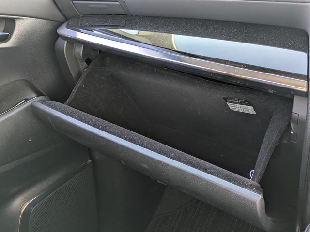 ヴェルファイアハイブリッド ＺＲ　６人乗り／トヨタセーフティーセンス／純正大画面ナビ／フルセグ／パノラミックビューモニター／両側パワースライドドア／ＬＥＤヘッドライト／ＬＥＤヘッドライト／社外２０インチアルミ／スマートキー（52枚目）