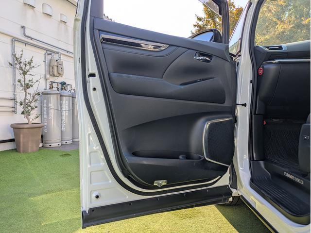 ヴェルファイアハイブリッド ＺＲ　６人乗り／トヨタセーフティーセンス／純正大画面ナビ／フルセグ／パノラミックビューモニター／両側パワースライドドア／ＬＥＤヘッドライト／ＬＥＤヘッドライト／社外２０インチアルミ／スマートキー（73枚目）