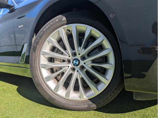 当店は自動車保険も取り扱いしております。保険内容の見直しなどもお気軽にご相談下さい