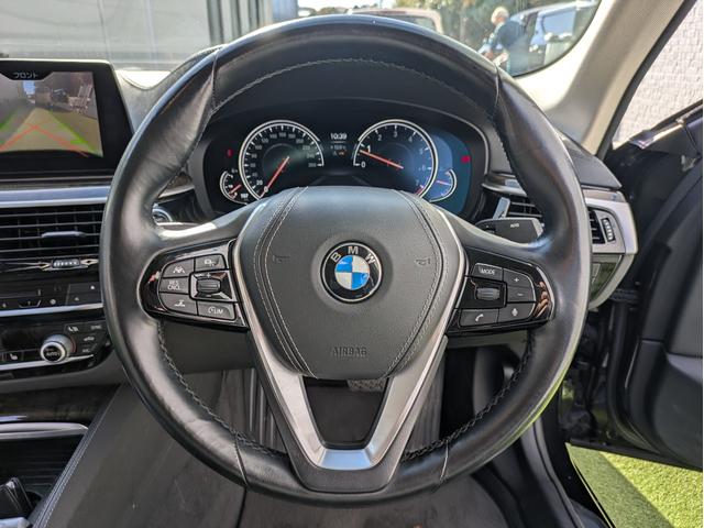 ランドスケープカフェが併設しており、おいしいドリンクを飲みながらお車をご覧になっていただけます。