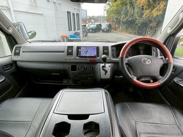 ハイエースバン ロングDX 5ドア/6人乗り/両側スライドドア/社外ナビ/TV/バックカメラ/キーレス/リアガラスフィルム/リア小窓付き/積載量1.25t/4ナンバーサイズ/ABS/バンパー同色/車検R8年9月まで(6枚目)