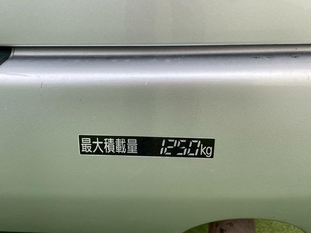 ハイエースバン ロングDX 5ドア/6人乗り/両側スライドドア/社外ナビ/TV/バックカメラ/キーレス/リアガラスフィルム/リア小窓付き/積載量1.25t/4ナンバーサイズ/ABS/バンパー同色/車検R8年9月まで(20枚目)
