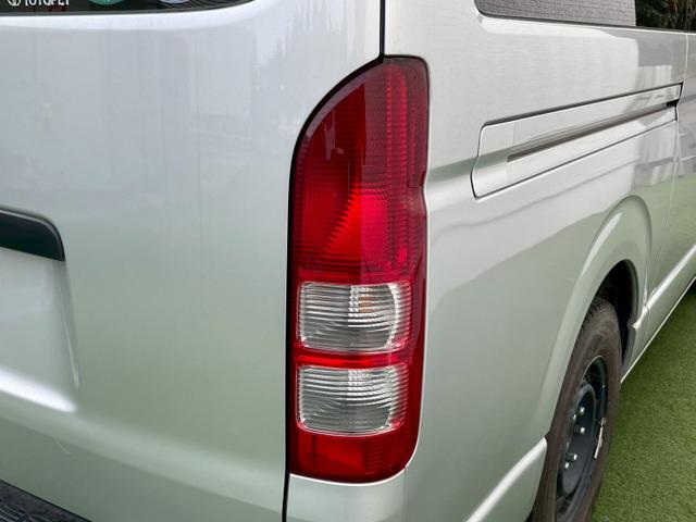 ハイエースバン ロングDX 5ドア/6人乗り/両側スライドドア/社外ナビ/TV/バックカメラ/キーレス/リアガラスフィルム/リア小窓付き/積載量1.25t/4ナンバーサイズ/ABS/バンパー同色/車検R8年9月まで(27枚目)