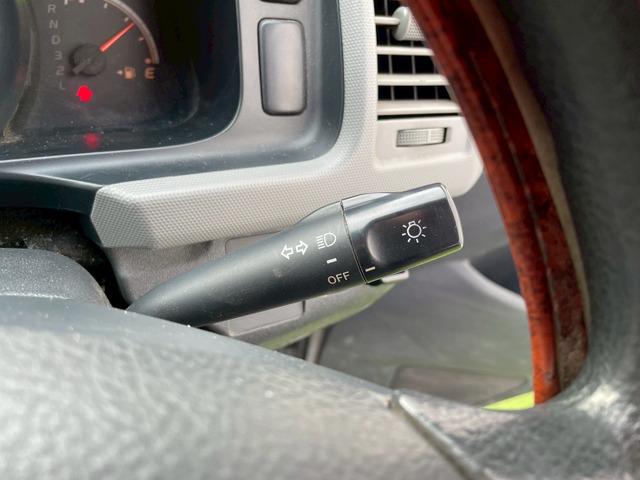 ハイエースバン ロングDX 5ドア/6人乗り/両側スライドドア/社外ナビ/TV/バックカメラ/キーレス/リアガラスフィルム/リア小窓付き/積載量1.25t/4ナンバーサイズ/ABS/バンパー同色/車検R8年9月まで(35枚目)