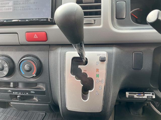 ハイエースバン ロングDX 5ドア/6人乗り/両側スライドドア/社外ナビ/TV/バックカメラ/キーレス/リアガラスフィルム/リア小窓付き/積載量1.25t/4ナンバーサイズ/ABS/バンパー同色/車検R8年9月まで(41枚目)