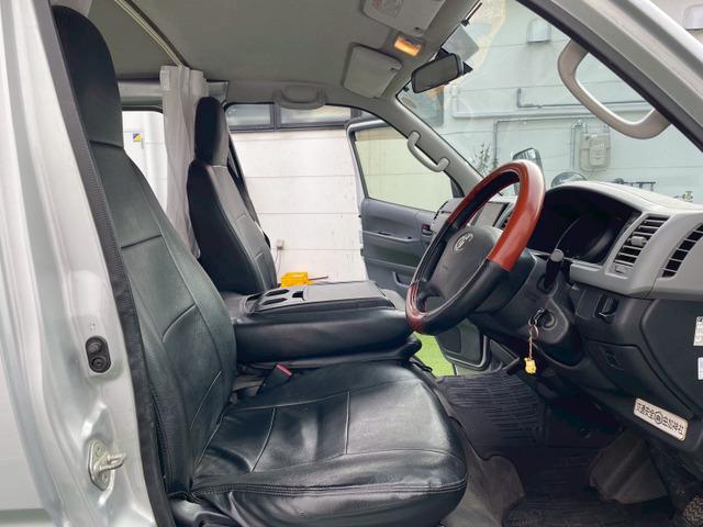 ハイエースバン ロングDX 5ドア/6人乗り/両側スライドドア/社外ナビ/TV/バックカメラ/キーレス/リアガラスフィルム/リア小窓付き/積載量1.25t/4ナンバーサイズ/ABS/バンパー同色/車検R8年9月まで(48枚目)