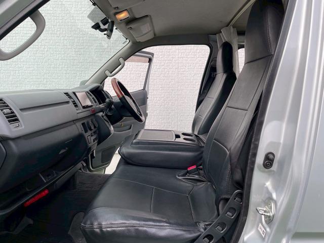 ハイエースバン ロングDX 5ドア/6人乗り/両側スライドドア/社外ナビ/TV/バックカメラ/キーレス/リアガラスフィルム/リア小窓付き/積載量1.25t/4ナンバーサイズ/ABS/バンパー同色/車検R8年9月まで(51枚目)