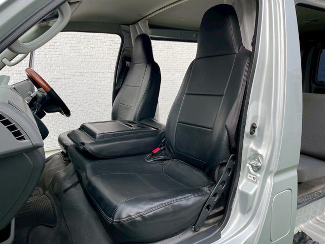 ハイエースバン ロングDX 5ドア/6人乗り/両側スライドドア/社外ナビ/TV/バックカメラ/キーレス/リアガラスフィルム/リア小窓付き/積載量1.25t/4ナンバーサイズ/ABS/バンパー同色/車検R8年9月まで(52枚目)