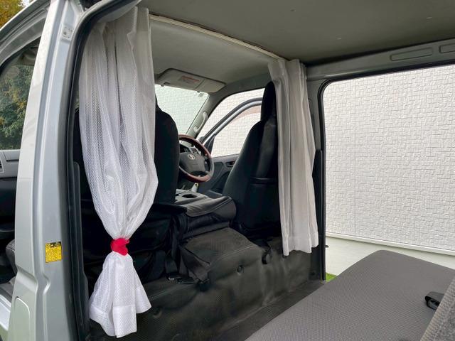 ハイエースバン ロングDX 5ドア/6人乗り/両側スライドドア/社外ナビ/TV/バックカメラ/キーレス/リアガラスフィルム/リア小窓付き/積載量1.25t/4ナンバーサイズ/ABS/バンパー同色/車検R8年9月まで(57枚目)