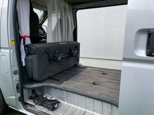 ハイエースバン ロングDX 5ドア/6人乗り/両側スライドドア/社外ナビ/TV/バックカメラ/キーレス/リアガラスフィルム/リア小窓付き/積載量1.25t/4ナンバーサイズ/ABS/バンパー同色/車検R8年9月まで(68枚目)