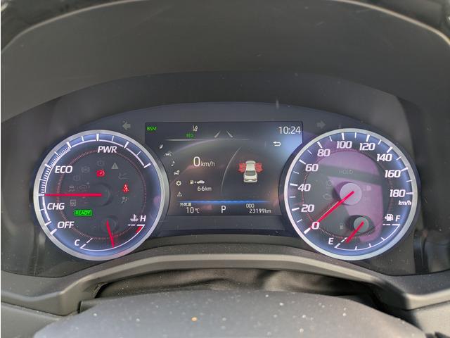 クラウンハイブリッド Ｓ　Ｃパッケージ　メーカーナビ／フルセグ／パノラミックビューモニター／トヨタセーフティーセンス／ＬＥＤヘッドライト／ＢＳＭ／ワンオーナー／スマートキー／ドライブレコーダー／パーキングアシスト／純正１７インチアルミ（33枚目）