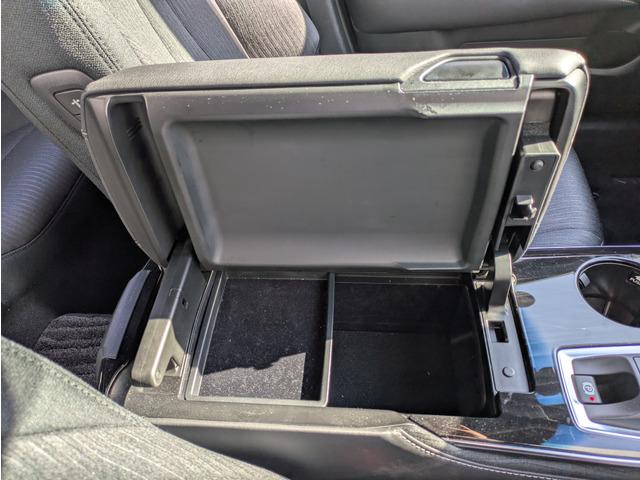 クラウンハイブリッド Ｓ　Ｃパッケージ　メーカーナビ／フルセグ／パノラミックビューモニター／トヨタセーフティーセンス／ＬＥＤヘッドライト／ＢＳＭ／ワンオーナー／スマートキー／ドライブレコーダー／パーキングアシスト／純正１７インチアルミ（53枚目）