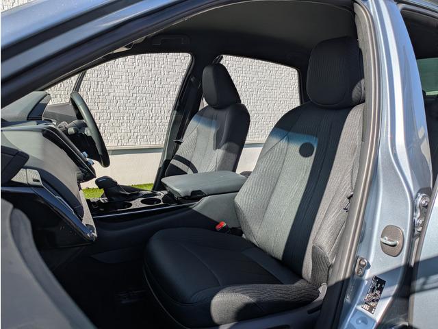 クラウンハイブリッド Ｓ　Ｃパッケージ　メーカーナビ／フルセグ／パノラミックビューモニター／トヨタセーフティーセンス／ＬＥＤヘッドライト／ＢＳＭ／ワンオーナー／スマートキー／ドライブレコーダー／パーキングアシスト／純正１７インチアルミ（59枚目）